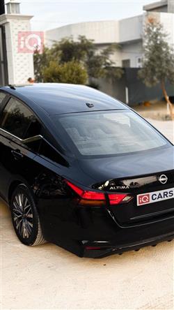 نيسان ألتيما